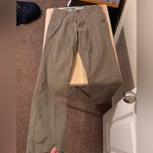 Khaki men’s Lee slacks